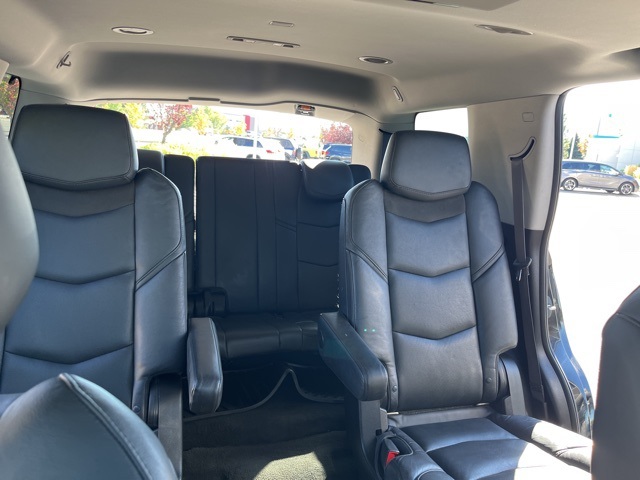 2016 Cadillac Escalade Luxury photo 18
