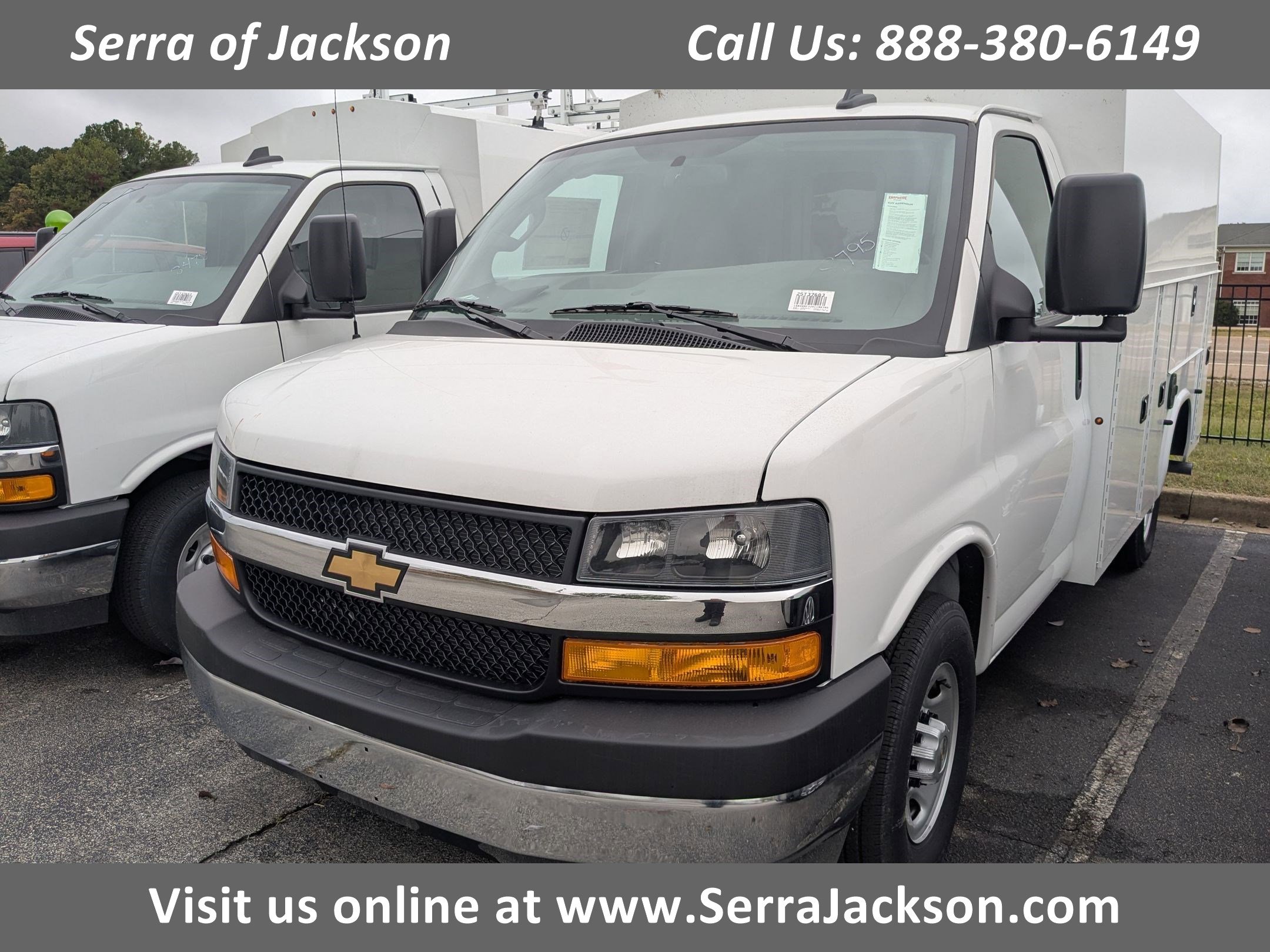 2025 Chevrolet Express Cutaway Base's photo