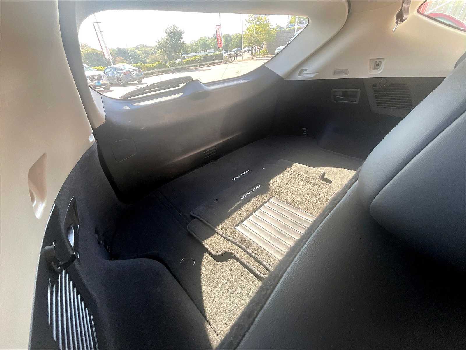 2023 Nissan Murano SV photo 17