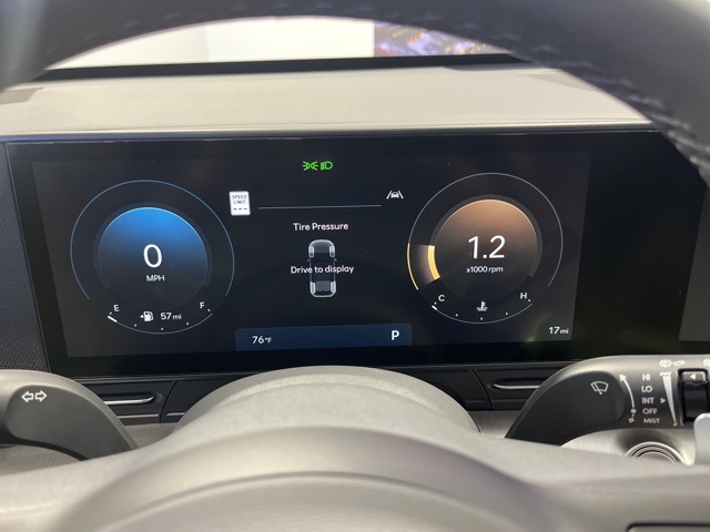 2025 Hyundai Kona SEL photo 18