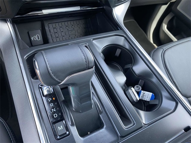 2025 Ford F-150 Platinum photo 12