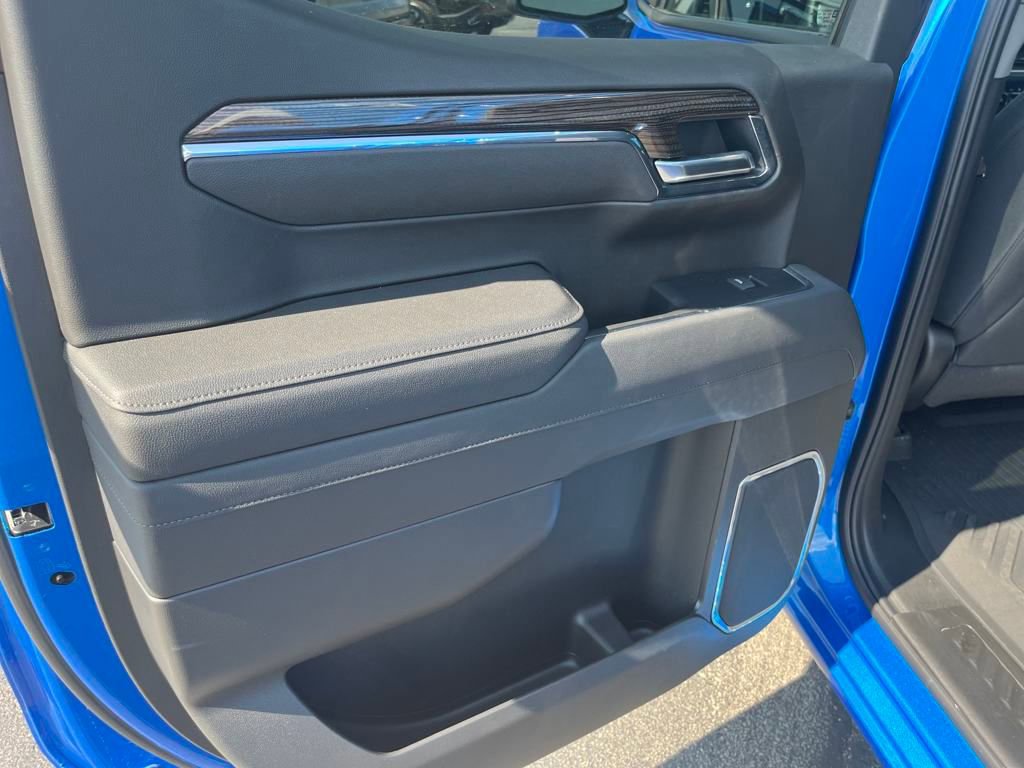 2025 Chevrolet Silverado 1500 LT1 photo 22