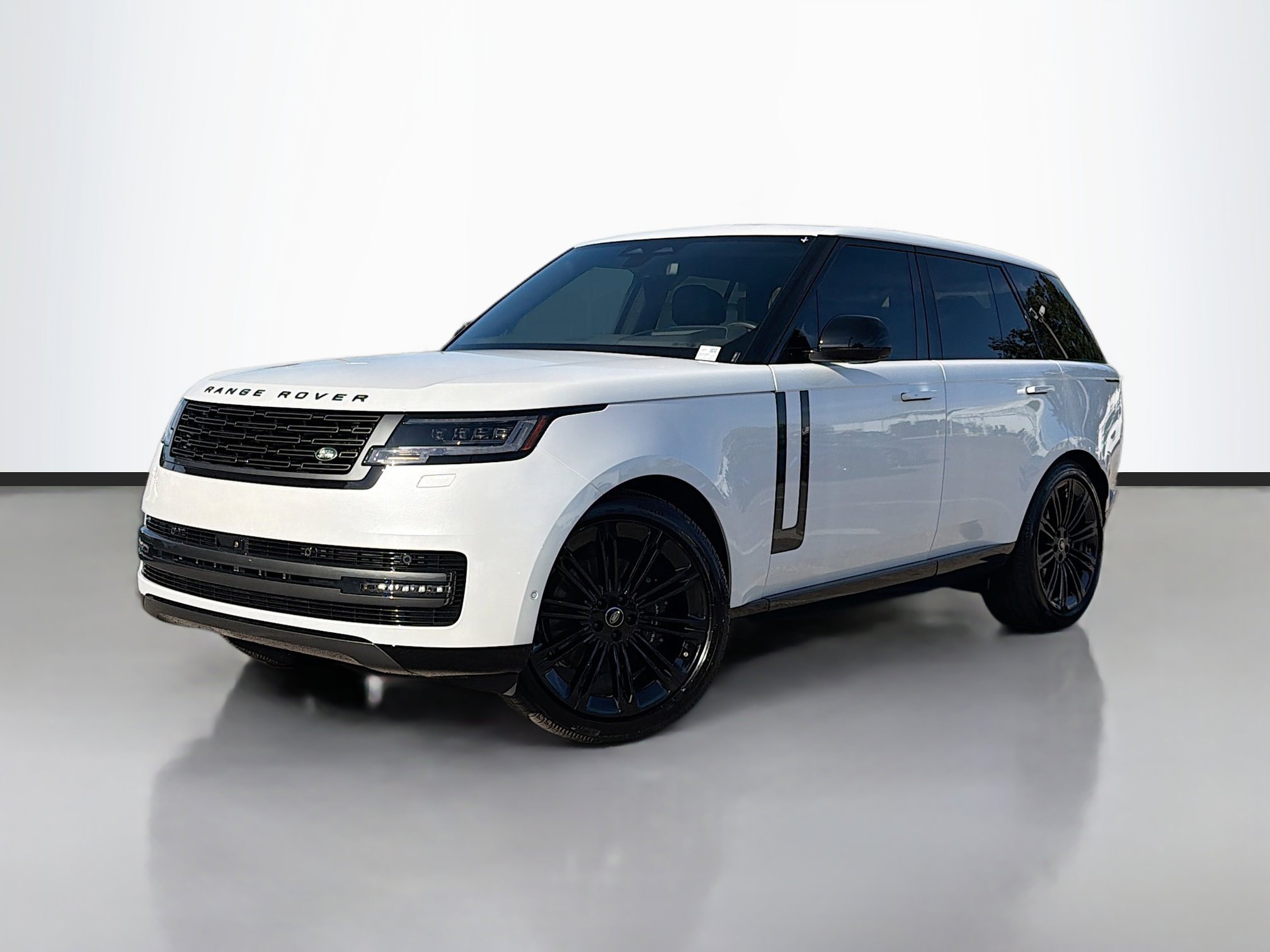 2025 Land Rover Range Rover SE's photo