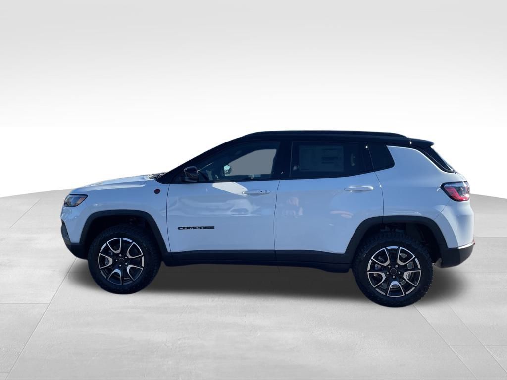 2026 Jeep Compass Trailhawk photo 2