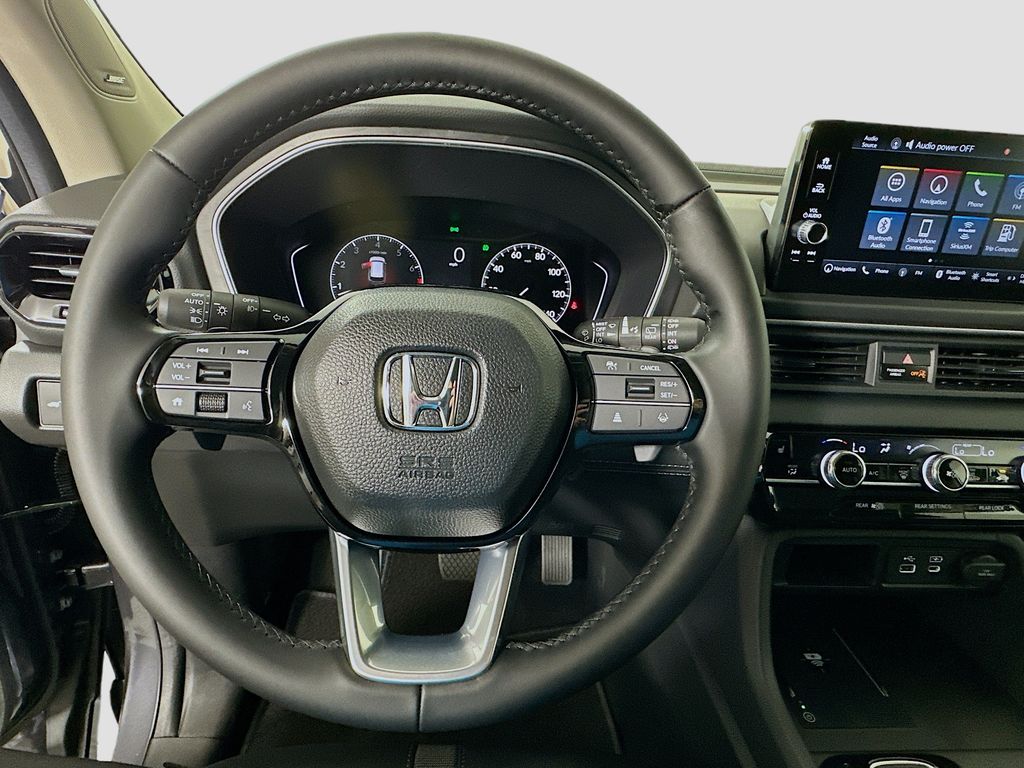 2025 Honda Pilot Touring photo 9