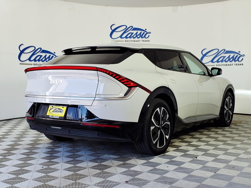 2022 Kia EV6 Wind photo 6