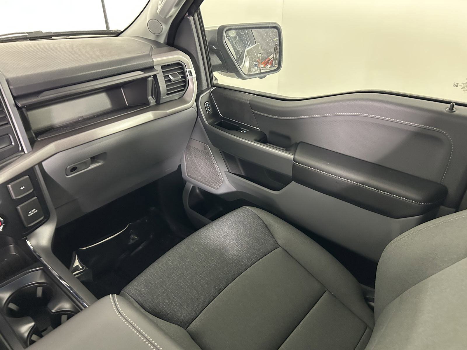 2025 Ford F-150 XLT photo 15