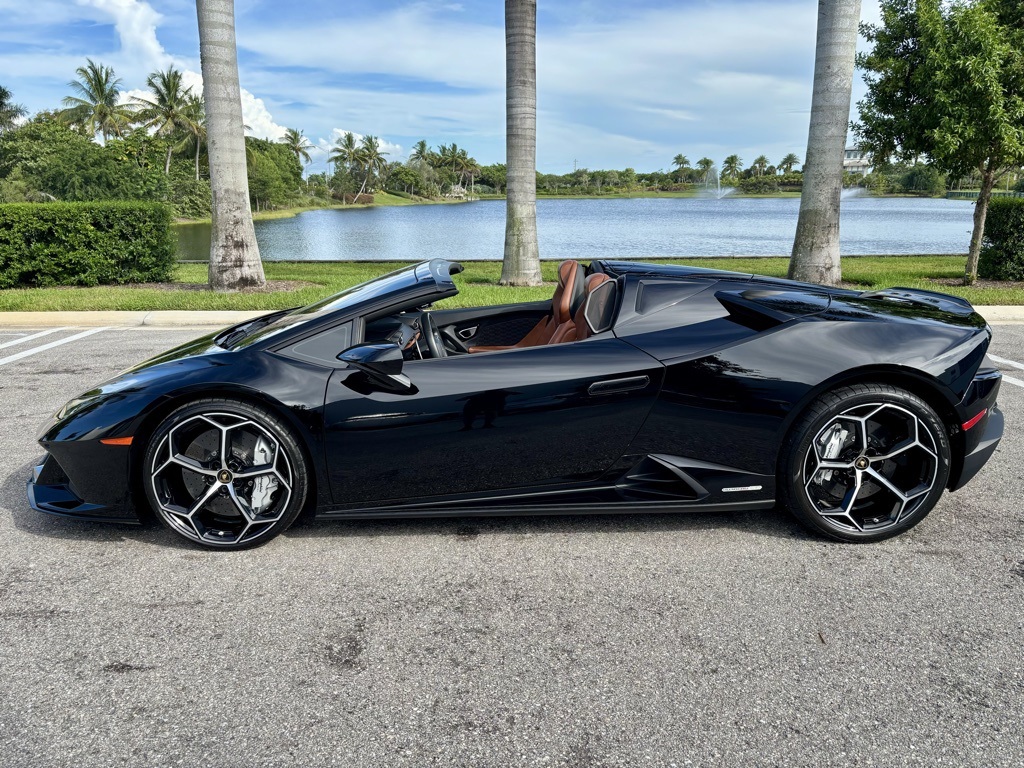 2020 Lamborghini Huracan Evo Base photo 11