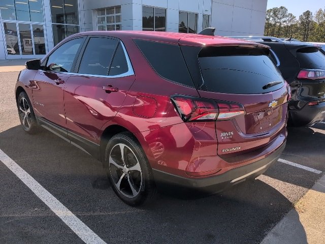 2022 Chevrolet Equinox LT photo 2