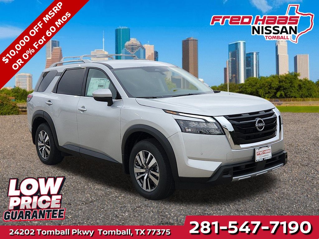 2025 Nissan Pathfinder SL's photo