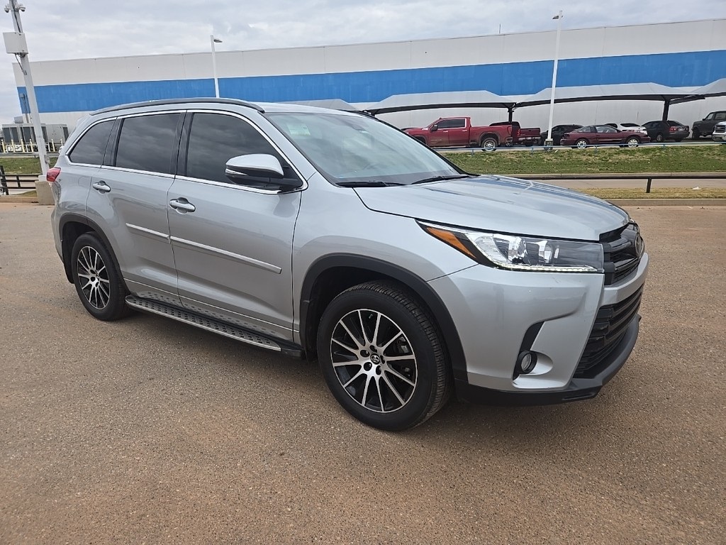 2017 Toyota Highlander SE XLE photo 4