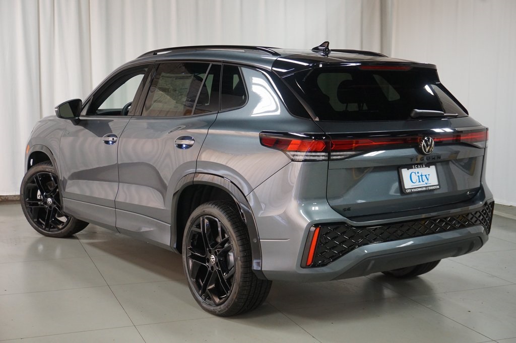 2025 Volkswagen Tiguan SE R-Line Black photo 5