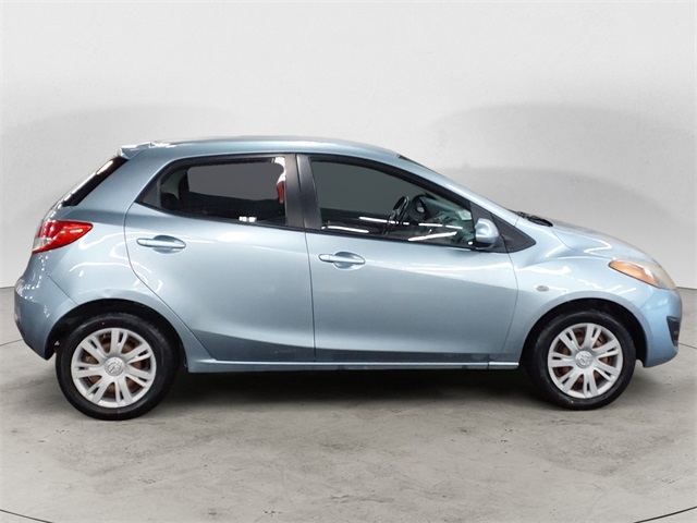 2013 Mazda Mazda2 Sport photo 6