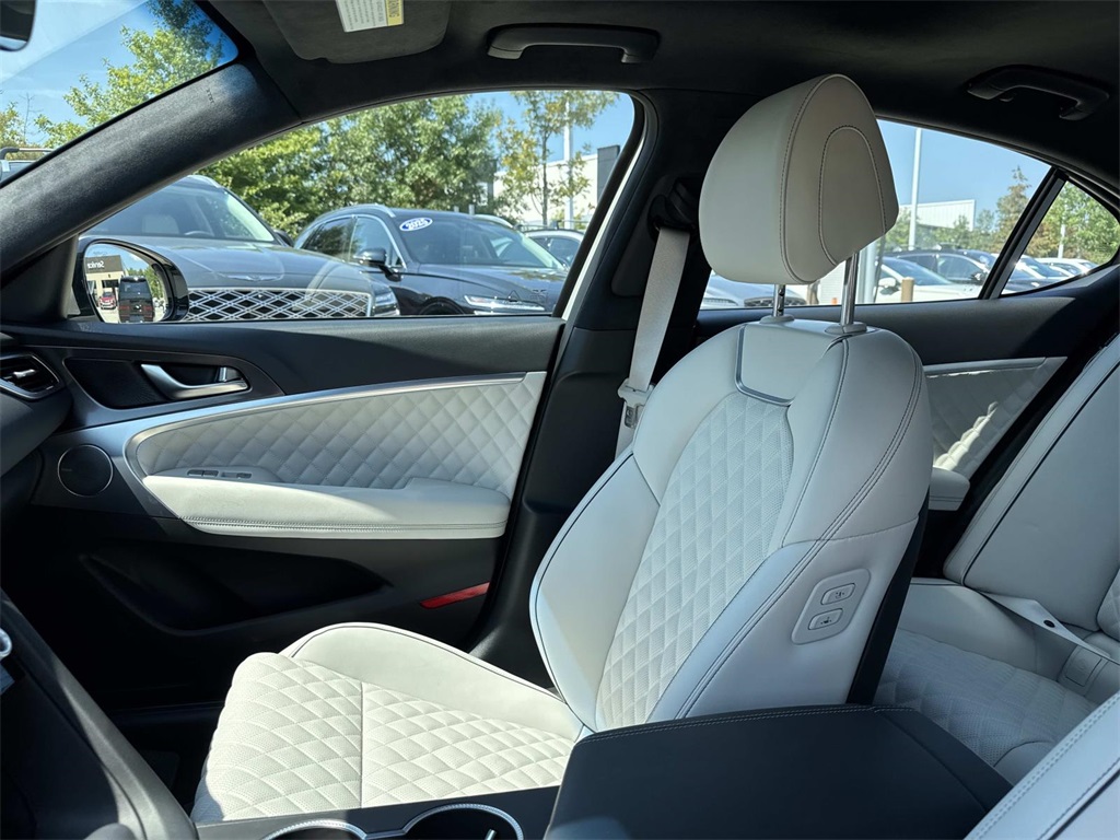 2025 Genesis G70 3.3T Sport Prestige photo 14