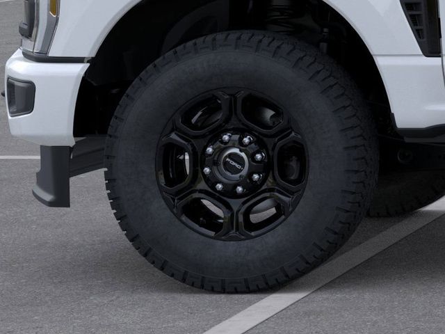 2025 Ford F-350 photo 17
