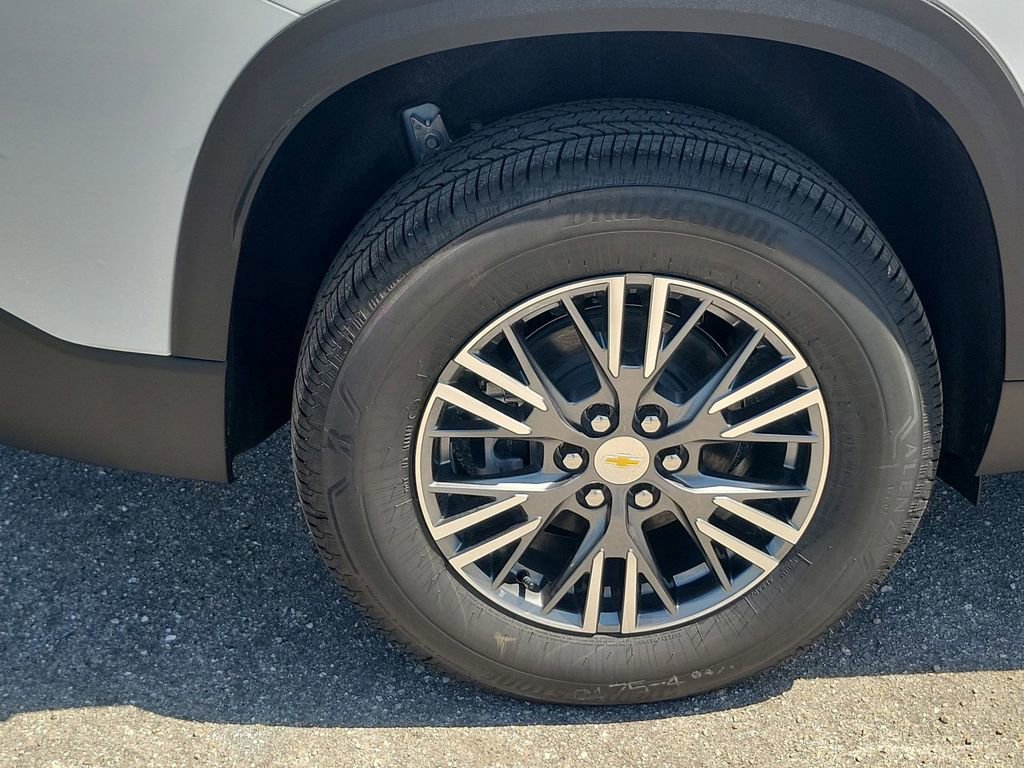 2025 Chevrolet Traverse photo 18