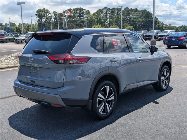 2024 Nissan Rogue SL photo 3