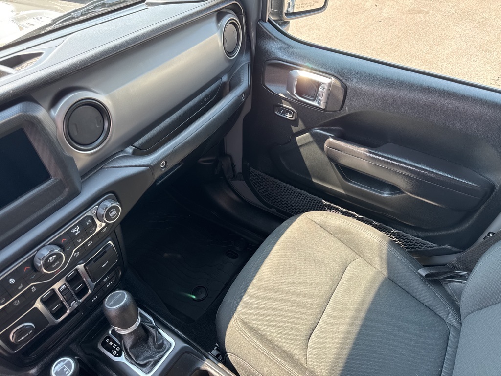 2021 Jeep Gladiator Willys photo 28