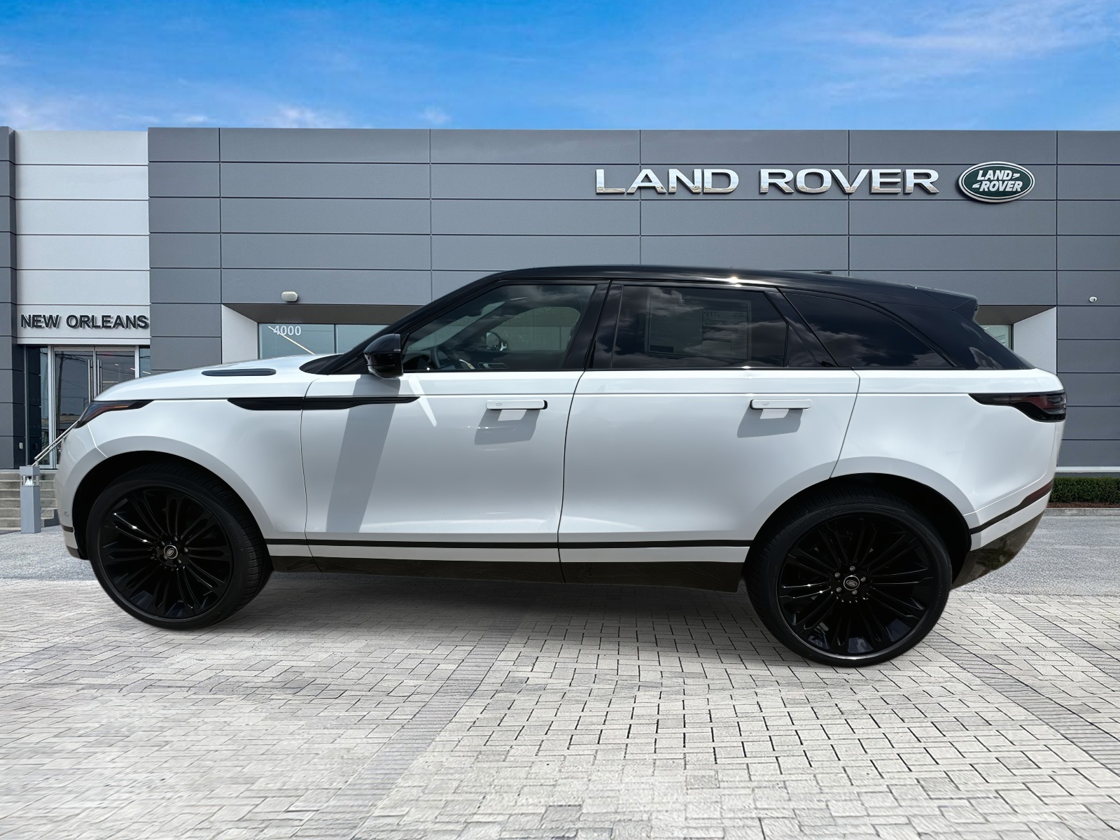 2026 Land Rover Range Rover Velar SE photo 2
