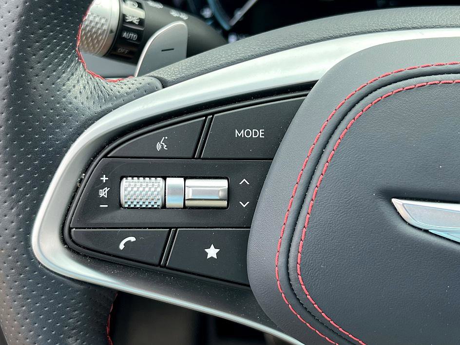 2023 Genesis GV70 3.5T Sport photo 14