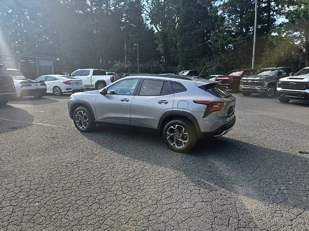 2024 Chevrolet Trax LT photo 8