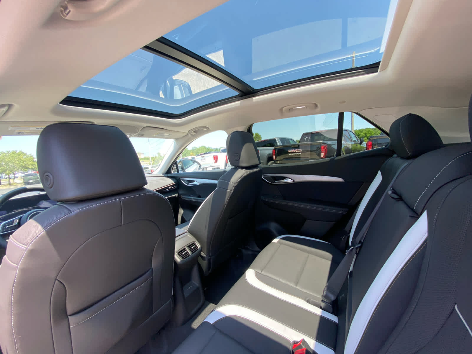 2025 Buick Envision Sport Touring photo 30