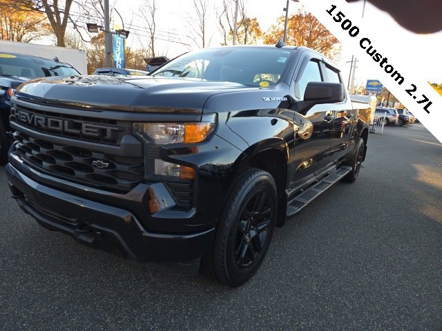 2023 Chevrolet Silverado 1500 Custom photo 3