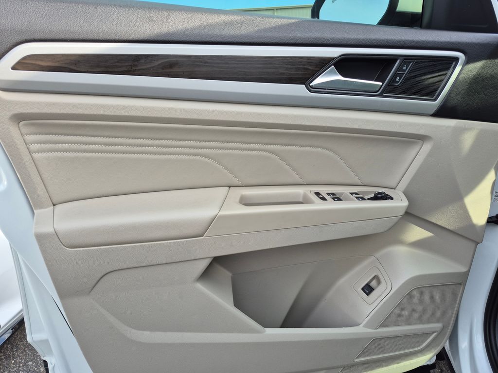 2021 Volkswagen Atlas SE photo 16