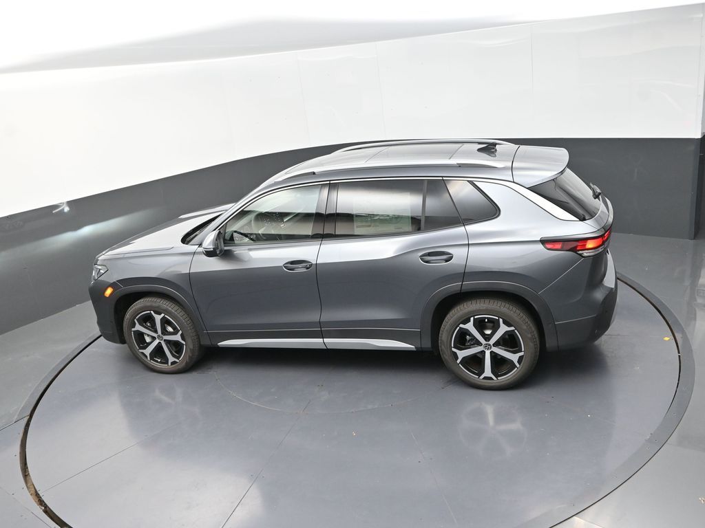 2025 Volkswagen Tiguan SE photo 12