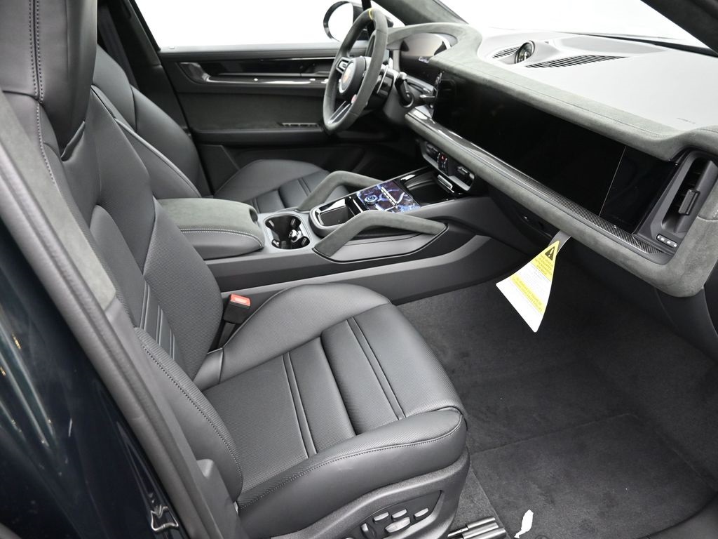 2026 Porsche Cayenne Turbo GT photo 10