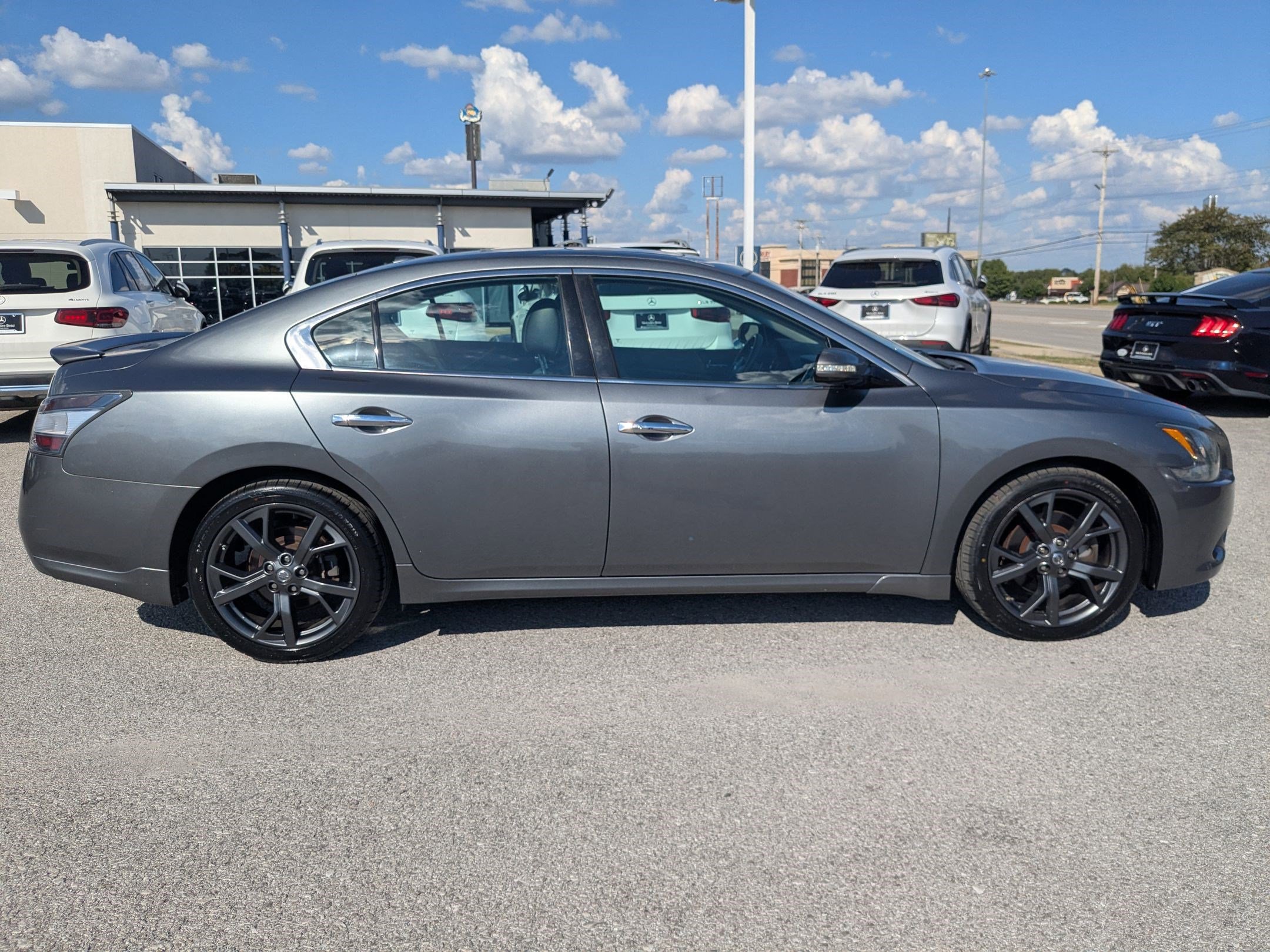 2014 Nissan Maxima SV photo 4