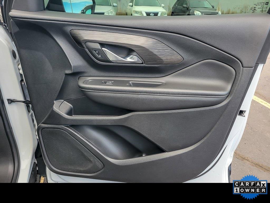 2022 GMC TERRAIN - Image 23