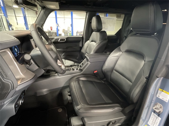 2025 Ford Bronco Outer Banks photo 17