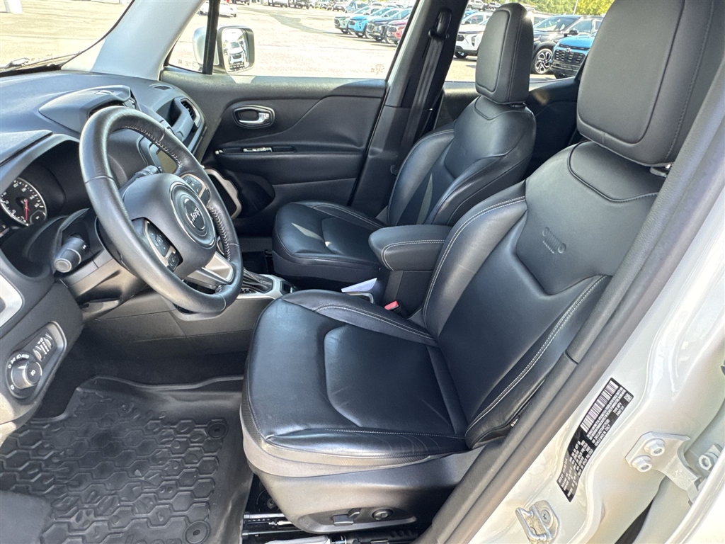 2016 Jeep Renegade Limited photo 17