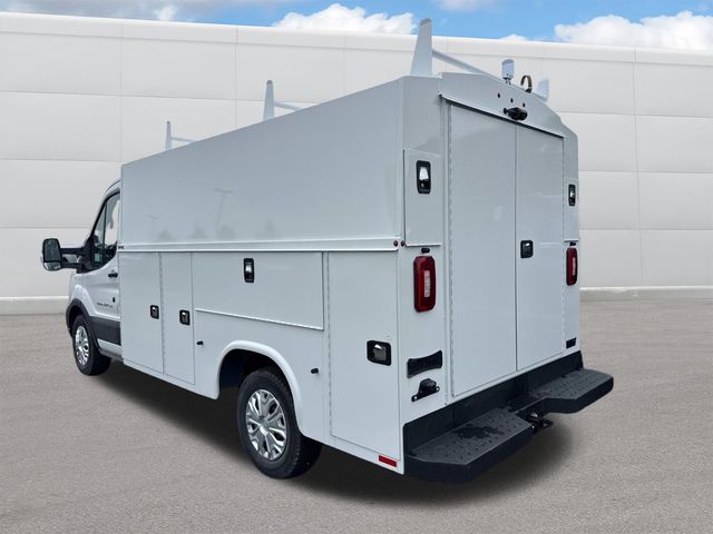 2025 Ford Transit Cutaway photo 3