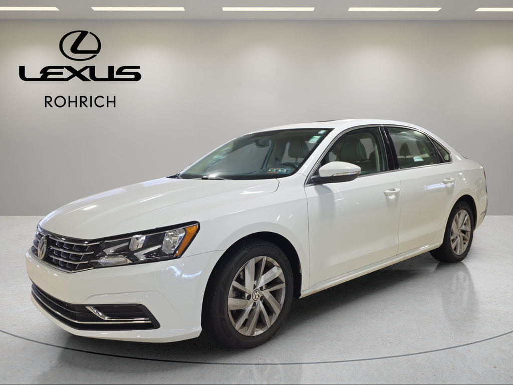 2018 Volkswagen Passat SE's photo