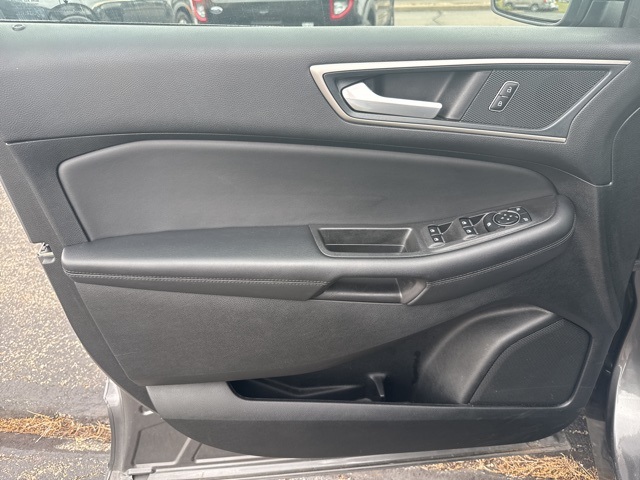 2024 Ford Edge SEL photo 9