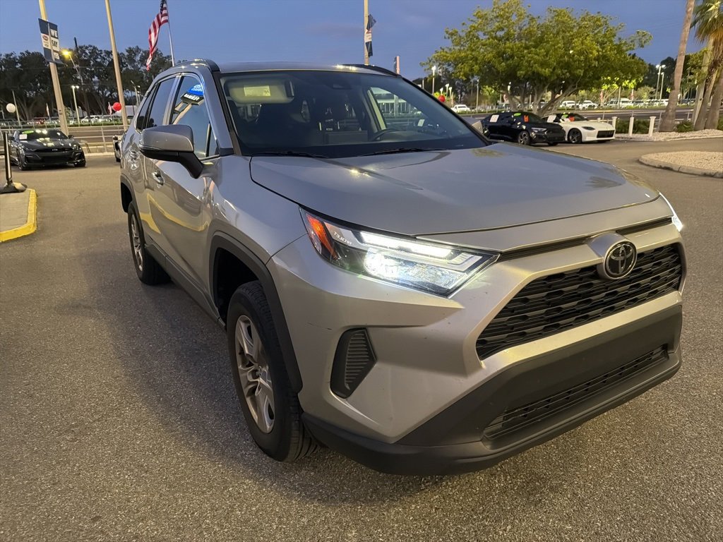 2022 Toyota RAV4 XLE's photo
