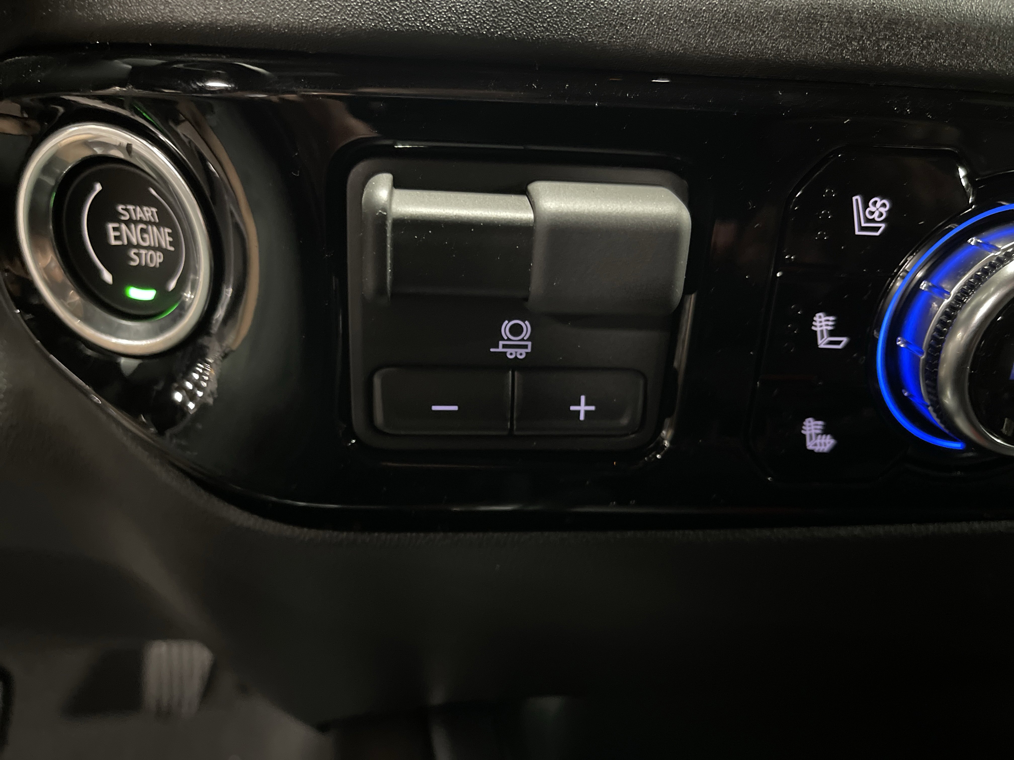 2026 Gmc Sierra HD SLT photo 3