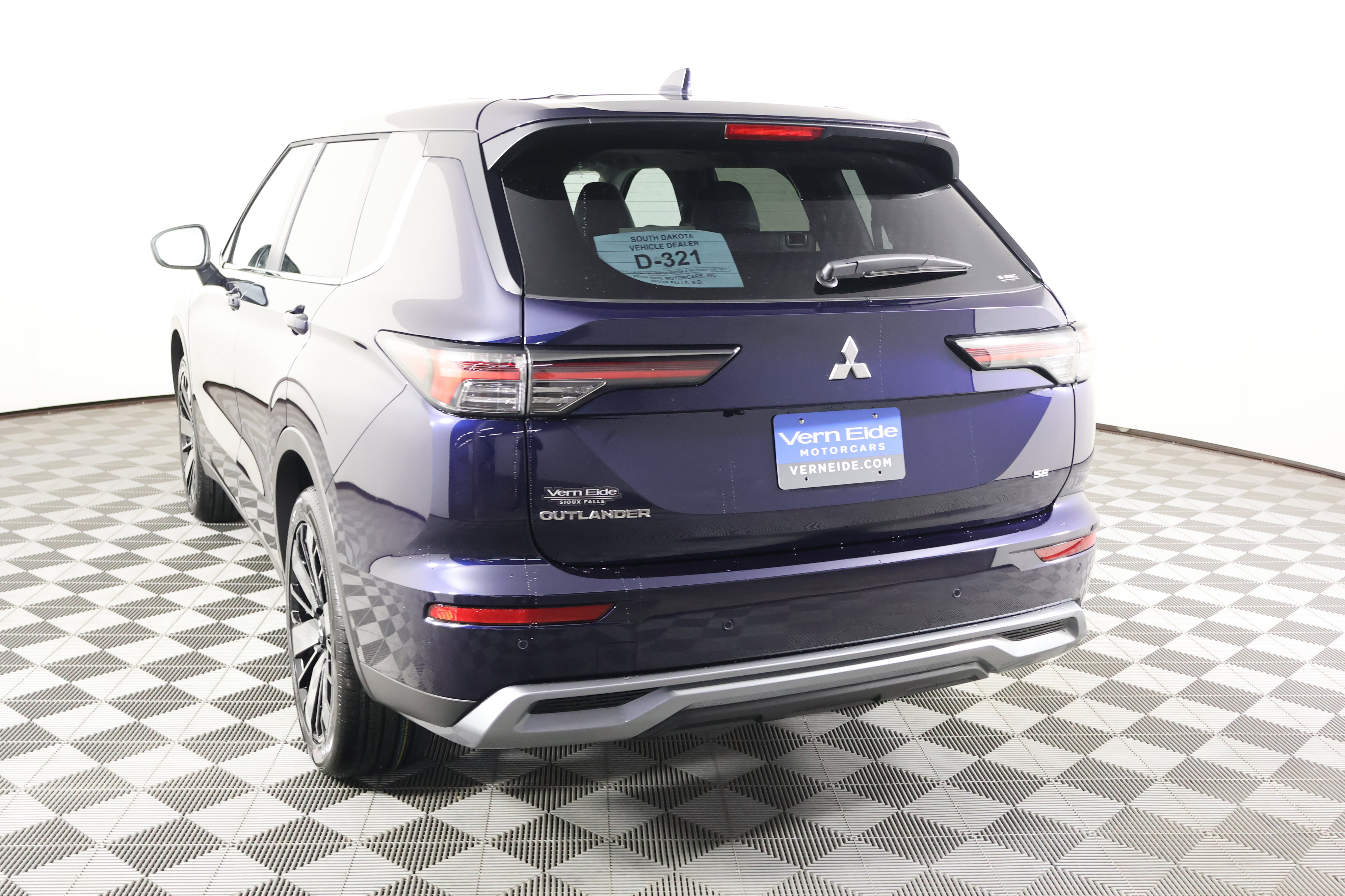2025 Mitsubishi Outlander SE photo 7