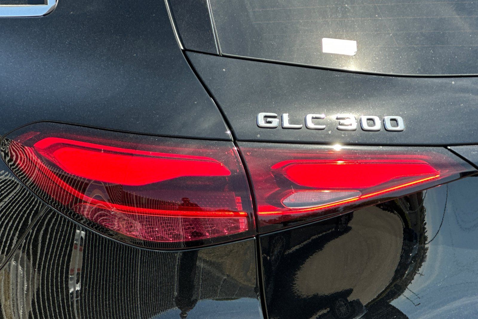 2025 Mercedes Benz GLC 300 photo 11
