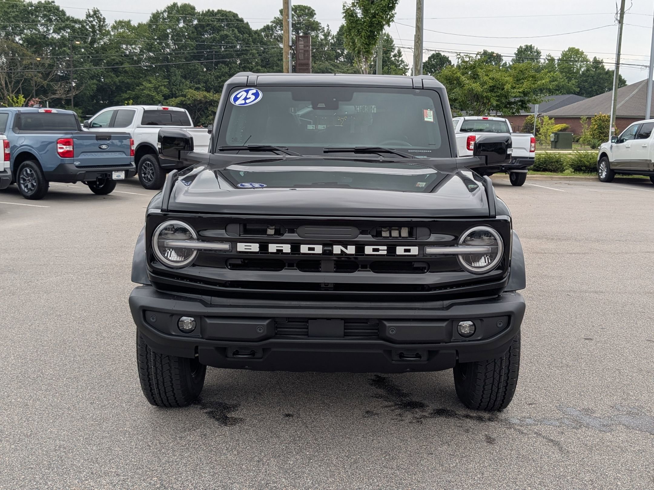 2025 Ford Bronco Outer Banks photo 4