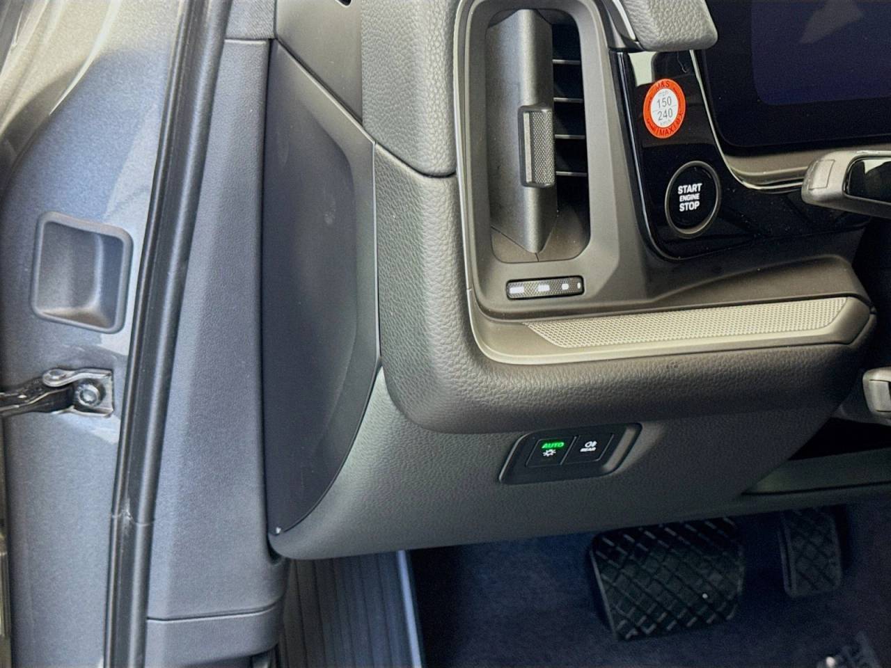 2025 Porsche Cayenne photo 12