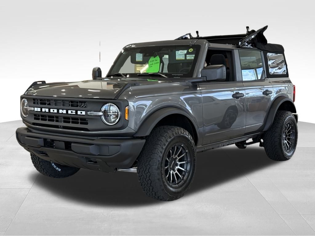 2025 Ford Bronco Base photo 2
