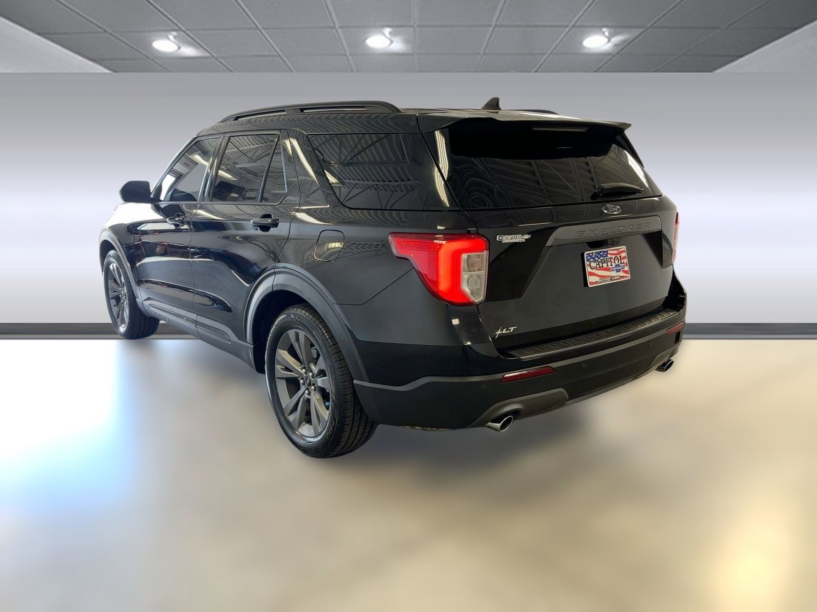 2021 Ford Explorer XLT photo 2
