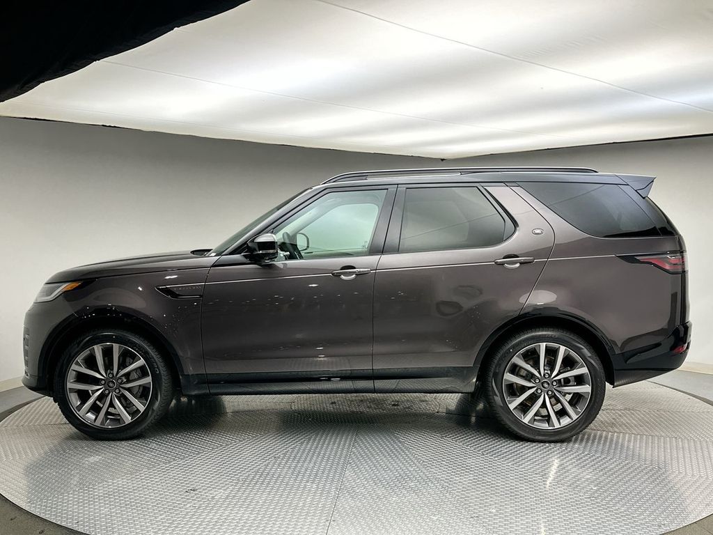 2025 Land Rover Discovery SE photo 2