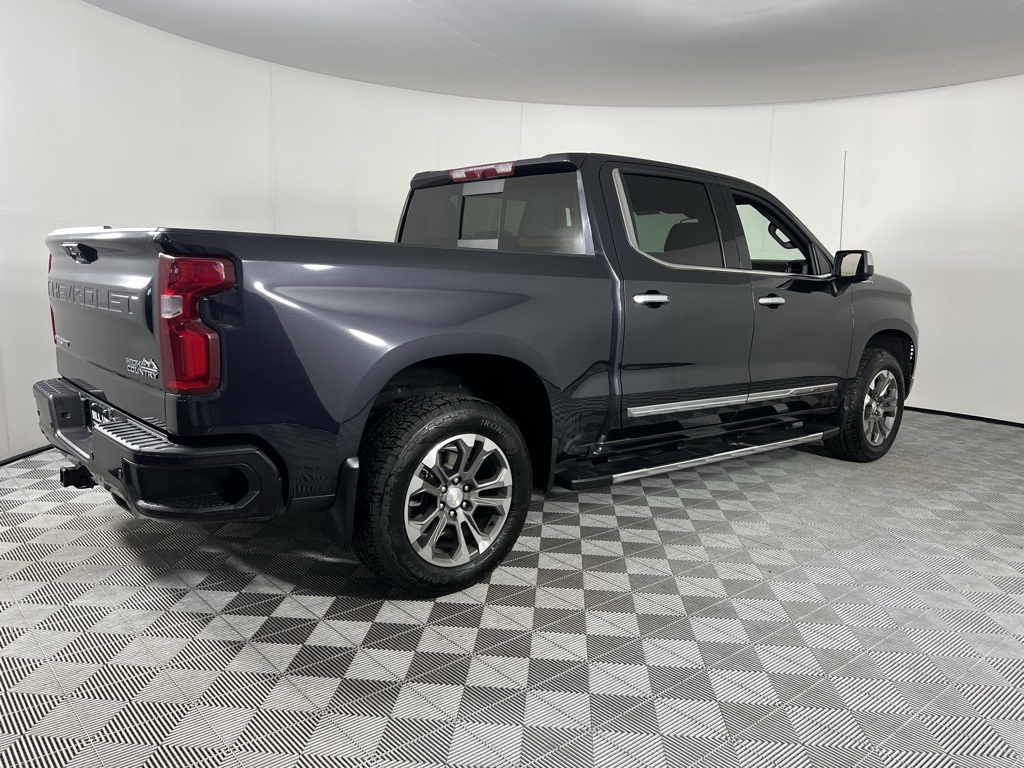 2022 Chevrolet Silverado High Country photo 4