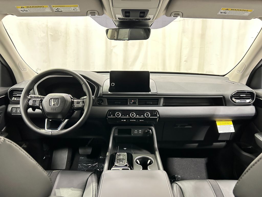 2025 Honda Pilot Touring photo 10