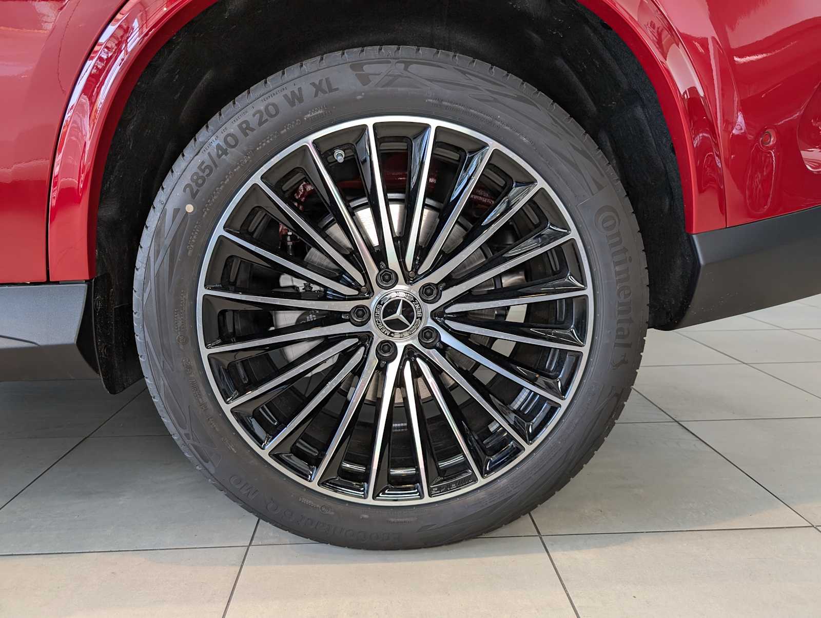 2025 Mercedes Benz GLC 300 4MATIC photo 3