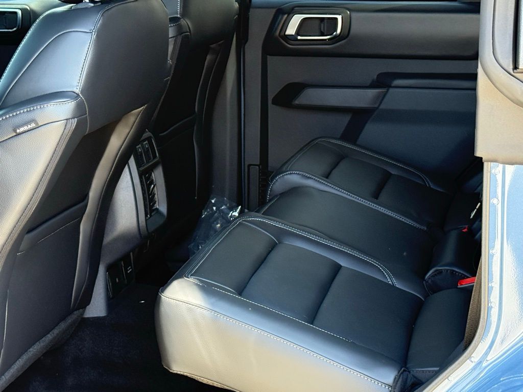 2025 Ford Bronco Outer Banks photo 8